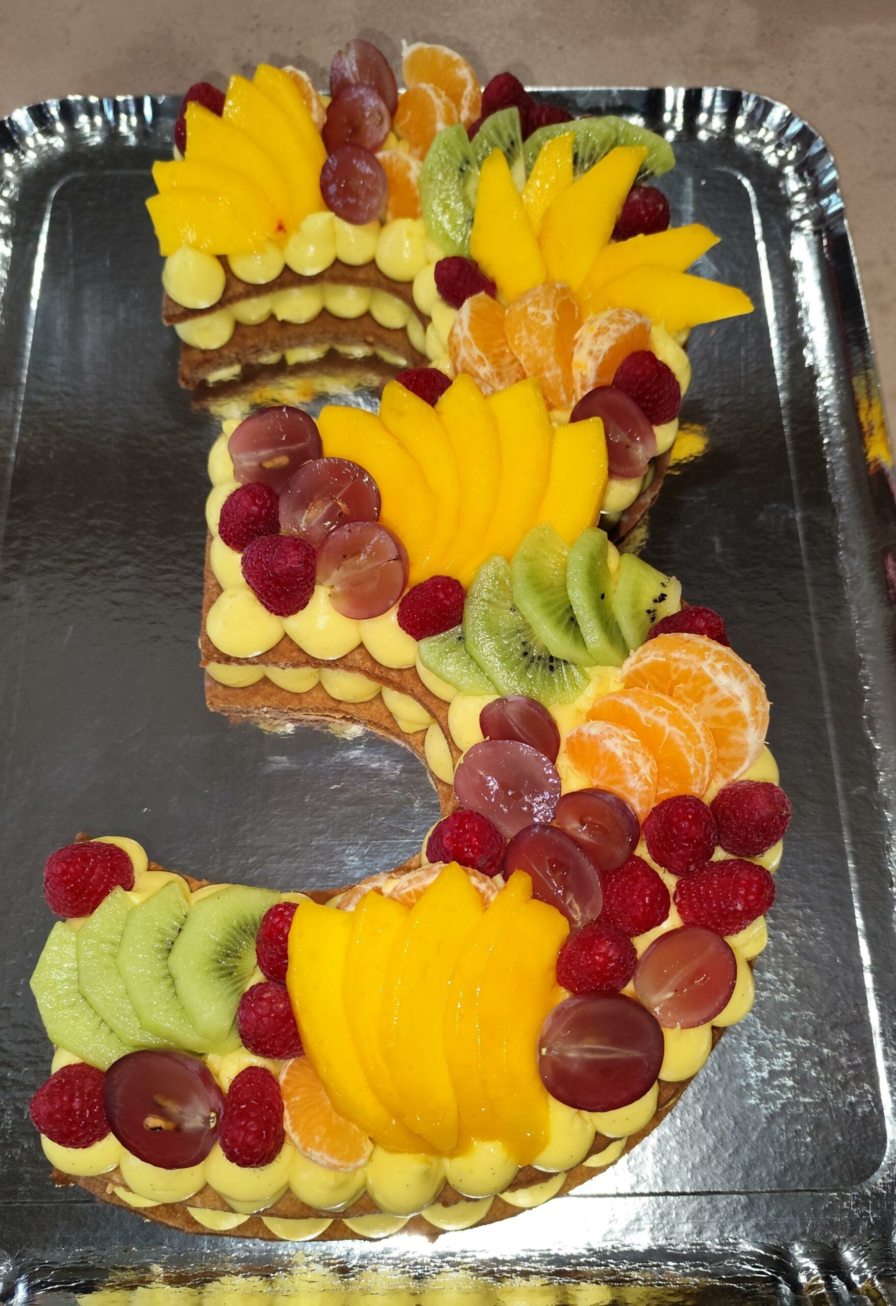 Number cake fruits